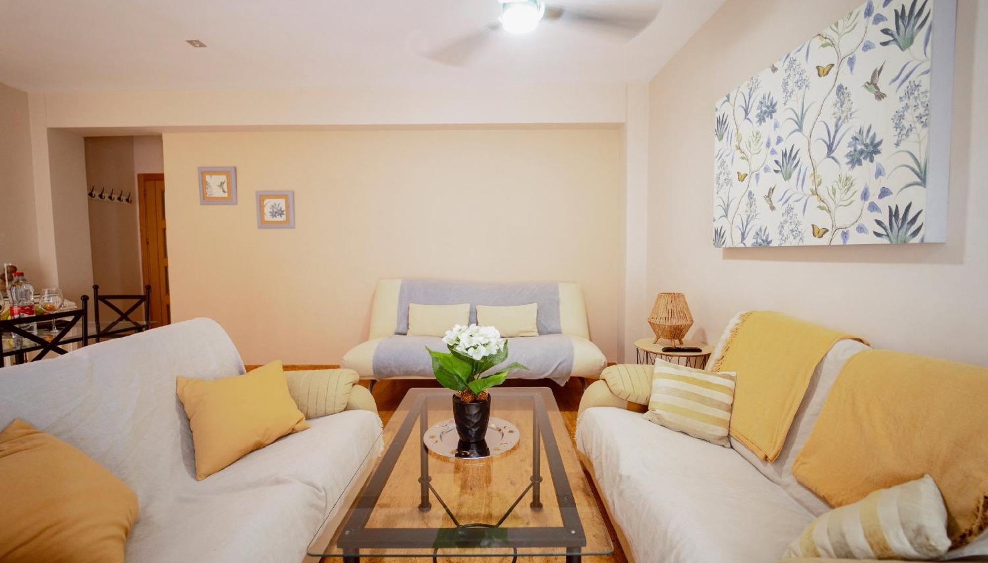 City Center Confortable Home — Photos 3